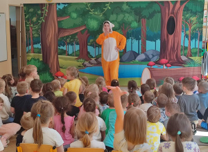 Teatrzyk „Przyjaźń to skarb” na zakończenie roku przedszkolnego