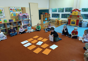 Dzieci na zajęciach z j. angielskiego