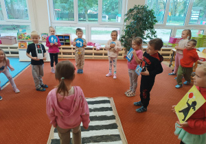 Dzieci rozpoznają znaki drogowe