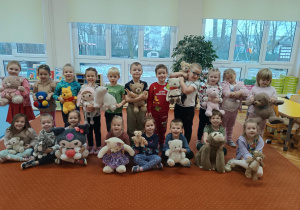 Zdjęcie grupowe dzieci