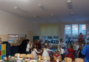 Dzieci podczas części artystycznej