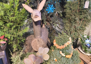 Dekoracja świąteczna z elementów naturalnych