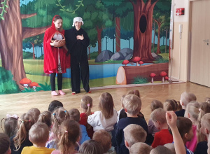 Teatrzyk w przedszkolu – „Czerwony Kapturek”