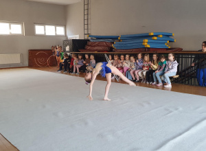 Wycieczka 6-latków do szkoły