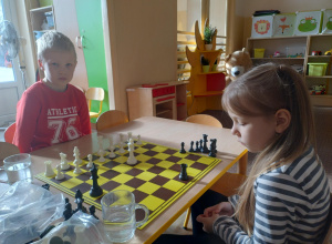 Uczymy się szachować