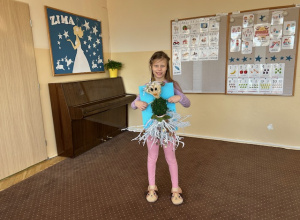 Dziewczynka z naszej grupy bierze udział w Międzyprzedszkolnym Konkursie Plastycznym pt. "Najpiękniejsza Marzanna"