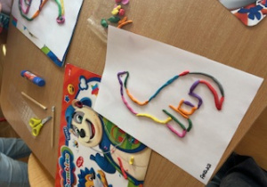 Praca plastyczna z wykorzystaniem plasteliny