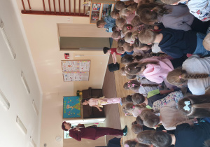 Na scenie, dziewczynka z Magikiem