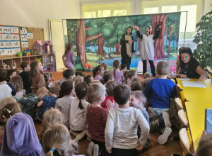 Teatrzyk w przedszkolu – „Bajka o smogu niewawelskim”