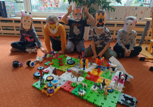 Dzieci pokazują swoje ZOO