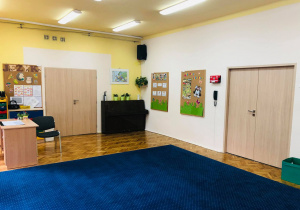 sala z pianinem